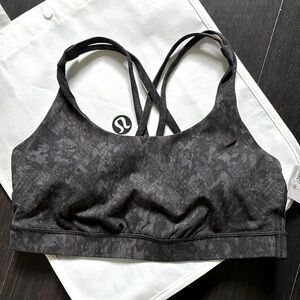 LULULEMON ENERGY BRA IN HIDEAWAY CAMO DEEP MULTI (HWYC) SZ 10 NWT